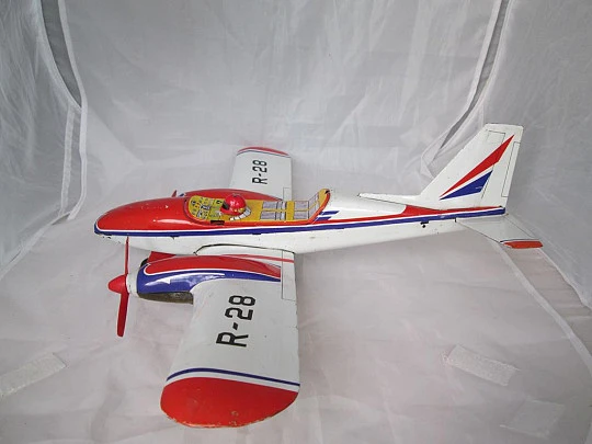 Aircraft. Tinplate. Friction. Rico. 1960's. R-28 Aztec Piper. Spain