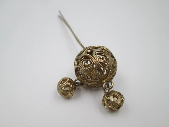 Alfiler de pelo de filigrana para mujer. Esferas caladas. Plata de ley vermeil. 1970