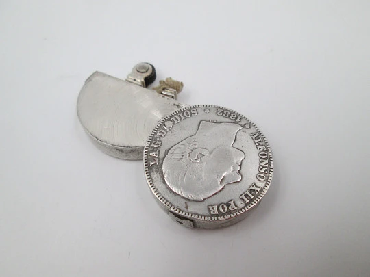 Alfonso XII 2 pesetas coin (1882) pocket lighter. Sterling silver. Petrol. Spain