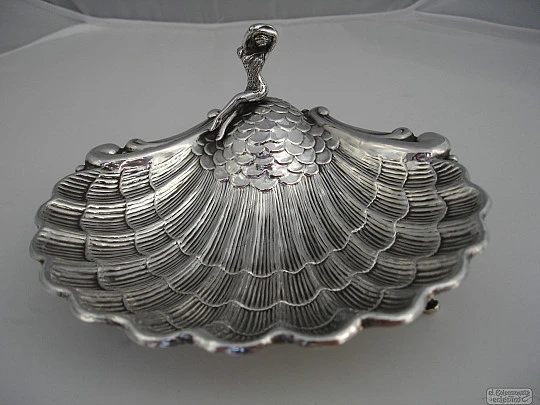 Almond shell dish. 925 sterling silver. Siren. 1970's. Spain