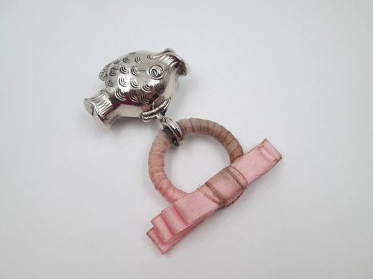 Alpaca baby rattle. Fish figure. Alpa Dur (Duran). 1980's. Fabric ring. Spain