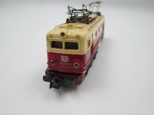 Alsthom DB train locomotive. Ibertren. Spain. White & red. N Scale. 1970's Alsthom DB train locomotive. Ibertren. Spain. White & red. N Scale. 1970's