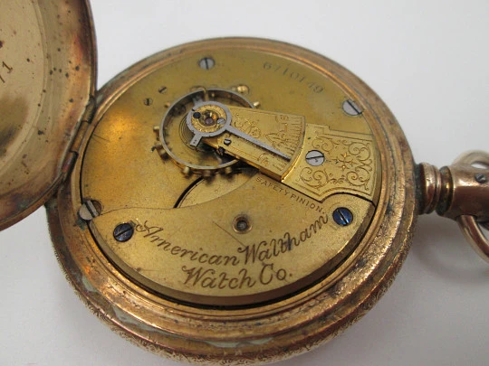 American Waltham hunter-case pocket watch. Gold plated. Stem-wind / pin-set. 1890's