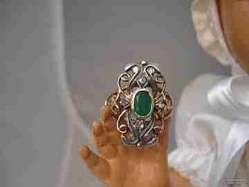 Anillo antiguo. Oro, esmeralda y diamantes. Estilo isabelino. 1º XX