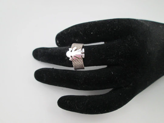 Anillo para mujer joyería Tous. Malla de plata de ley y motivo niña. España. 2015