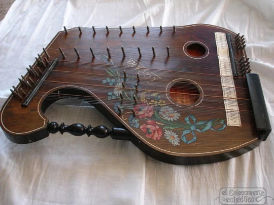 Antique concert zither. Saxony (Germany). Salon-Harfe. Valencia 