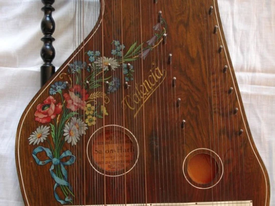 Antique concert zither. Saxony (Germany). Salon-Harfe. Valencia 