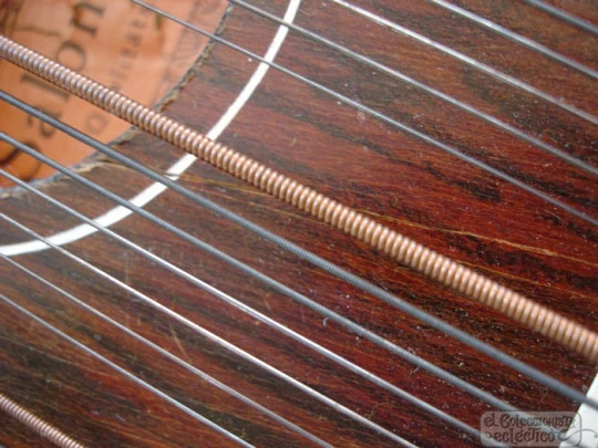 Antique concert zither. Saxony (Germany). Salon-Harfe. Valencia 