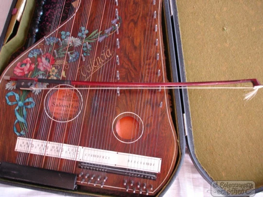 Antique concert zither. Saxony (Germany). Salon-Harfe. Valencia 