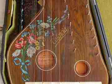 Antique concert zither. Saxony (Germany). Salon-Harfe. Valencia 