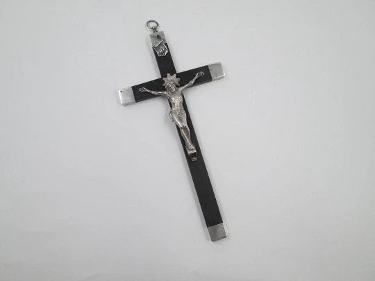 Antique crucifix. 800 thousandths sterling silver and ebony wood. 1900's. Spain