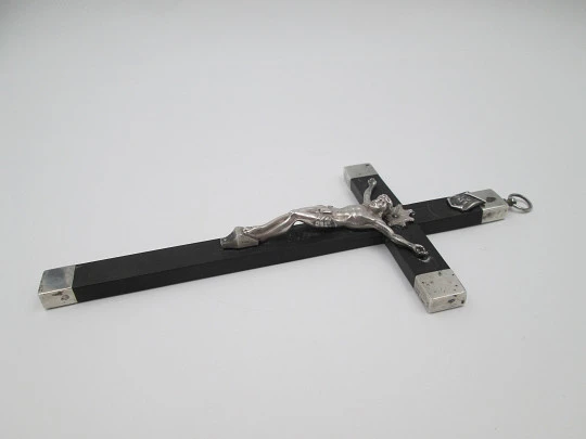 Antique crucifix. 800 thousandths sterling silver and ebony wood. 1900's. Spain