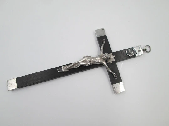 Antique crucifix. 800 thousandths sterling silver and ebony wood. 1900's. Spain