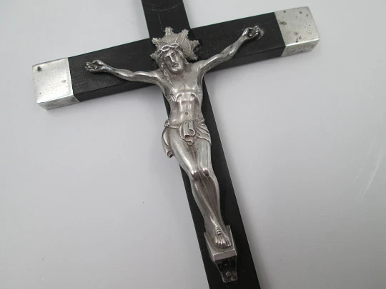 Antique crucifix. 800 thousandths sterling silver and ebony wood. 1900's. Spain