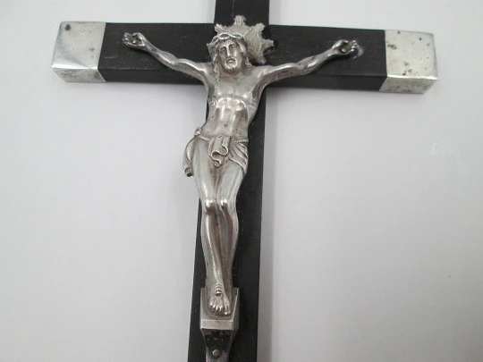 Antique crucifix. 800 thousandths sterling silver and ebony wood. 1900's. Spain