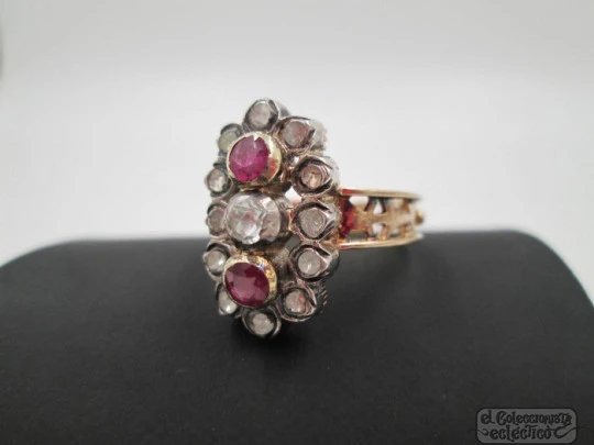 Antique ring. 18 karat yellow gold. Diamonds. Rubies. 1940's