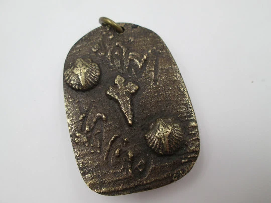 Apostle Santiago bronze medal. High relief. Ring on top. Spain. 1970's