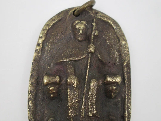 Apostle Santiago bronze medal. High relief. Ring on top. Spain. 1970's