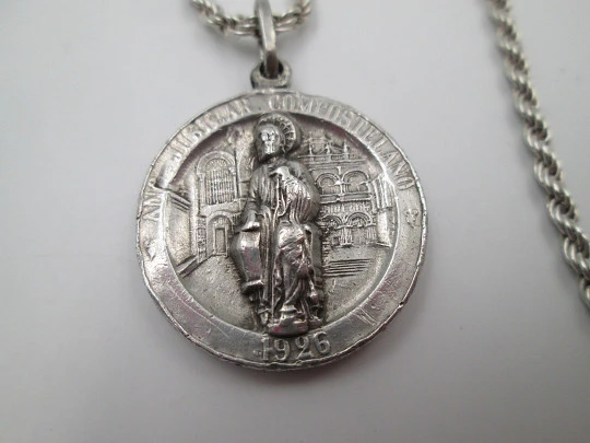 Apostle Santiago medal with cord. Sterling silver. Compostela Jubilee 1926. Spain