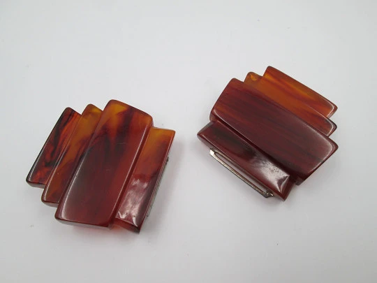 Art deco ladie's amber bakelite belt buckle. Geometric design. Silver metal details. 1930's