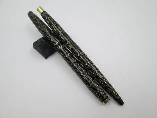Art Deco writing set. Fountain pen & ballpoint pen. Leather case. 1940's