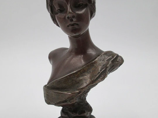 Art Nouveau bronze. Woman's bust Alda. 1900. Emmanuel Villanis. France