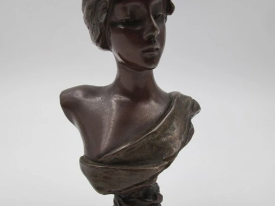 Art Nouveau bronze. Woman's bust Alda. 1900. Emmanuel Villanis. France