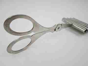 Articulated asparagus pliers / tongs. Silver plated metal. 1940's. Europe