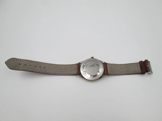 Atlantic Worldmaster Original. Metal cromado y acero inoxidable. Cuerda manual. 1960