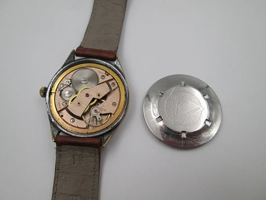 Atlantic Worldmaster Original. Metal cromado y acero inoxidable. Cuerda manual. 1960