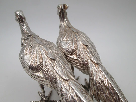 Atractiva pareja de faisanes ornamentales. Plata de ley 925 milésimas. España. 1970