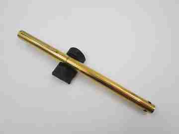 Aurora Hastil fountain pen. Gold plated. 14k gold nib. Linear pattern. 1970's