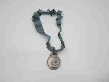 Ave Maria Congregation sterling silver medal. Pinillos artist. Blue ribbon. Spain. 1905