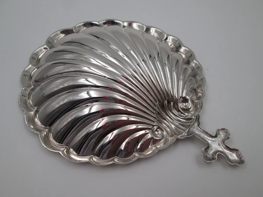 Baptism shell with Portugal Cross. 925 sterling silver. Pedro Duran silversmith