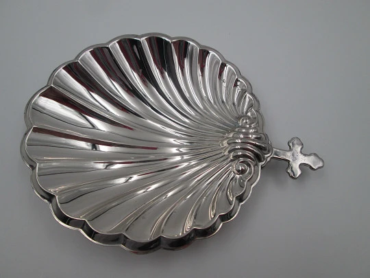 Baptism shell with Portugal Cross. 925 sterling silver. Pedro Duran silversmith