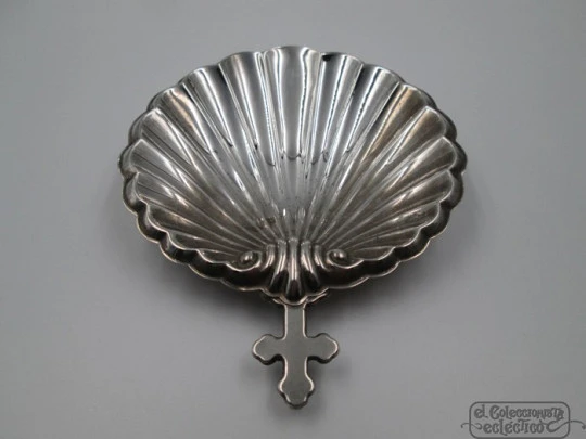 Baptism shell. 925 sterling silver. Pedro Duran silversmith. 1980's. Cross