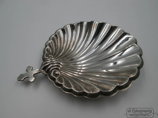 Baptism shell. 925 sterling silver. Pedro Duran silversmith. 1980's. Cross