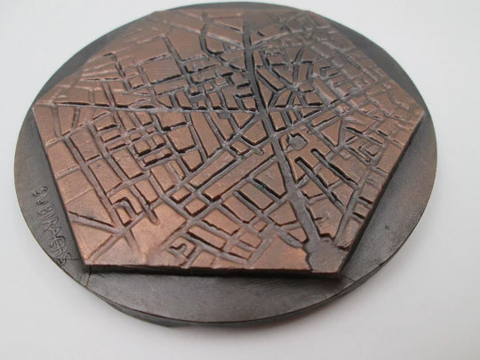 Barcelona town copper medal. High relief. Subirach engraver. FNMT, 1973. Spain