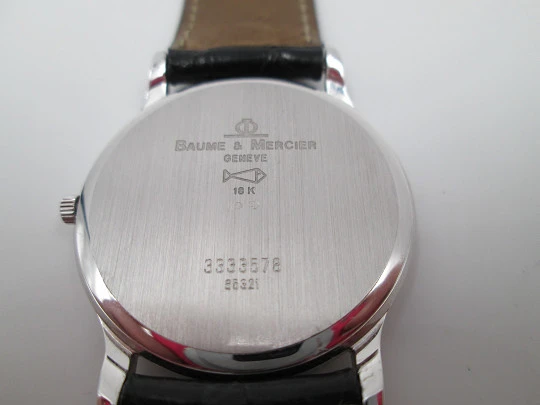 Baume & Mercier Classic unisex wristwatch. 18k white gold. Quartz. 1990's. Original box