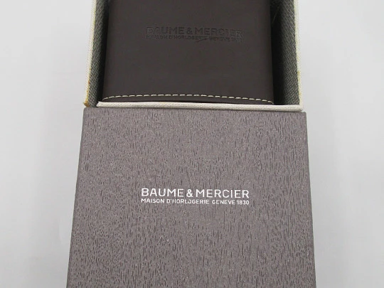 Baume & Mercier Classic unisex wristwatch. 18k white gold. Quartz. 1990's. Original box