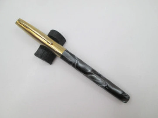 Bayard Karting 544 fountain pen. Marble celluloid & gold plated. 14k nib. France. 1950's