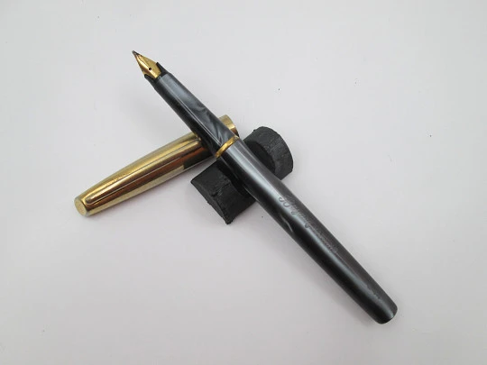 Bayard Karting 544 fountain pen. Marble celluloid & gold plated. 14k nib. France. 1950's