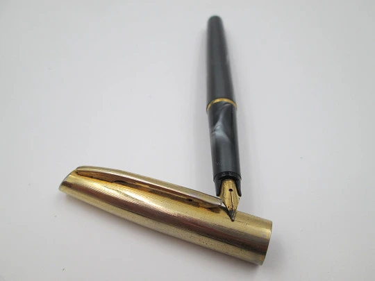 Bayard Karting 544 fountain pen. Marble celluloid & gold plated. 14k nib. France. 1950's