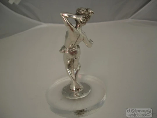 Bella escultura. Plata maciza de ley. Mujer clásica. Base metacrilato