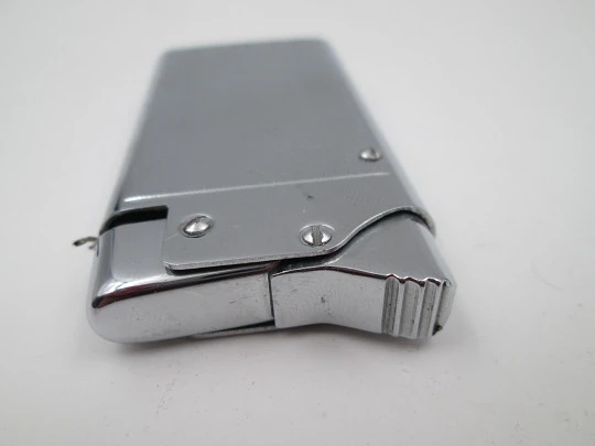 Benlow Master automatic pocket petrol lighter. Silver plated metal. Box and cover. 1950's