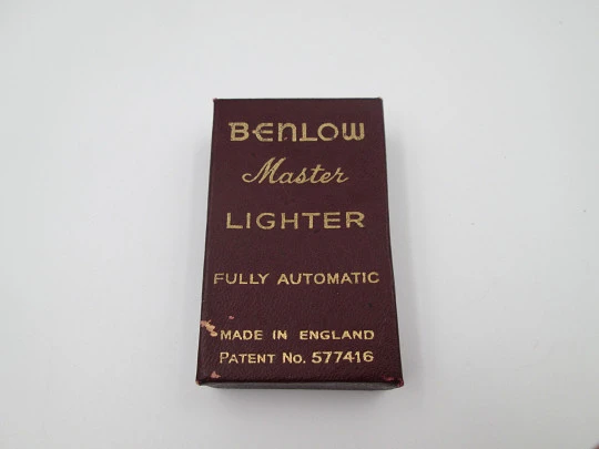 Benlow Master automatic pocket petrol lighter. Silver plated metal. Box and cover. 1950's Benlow Master automatic pocket petrol lighter. Silver plated metal. Box and cover. 1950's