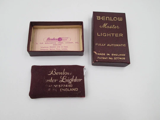 Benlow Master automatic pocket petrol lighter. Silver plated metal. Box and cover. 1950's Benlow Master automatic pocket petrol lighter. Silver plated metal. Box and cover. 1950's