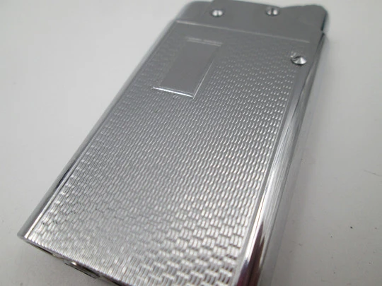 Benlow Master automatic pocket petrol lighter. Silver plated metal. Box and cover. 1950's Benlow Master automatic pocket petrol lighter. Silver plated metal. Box and cover. 1950's