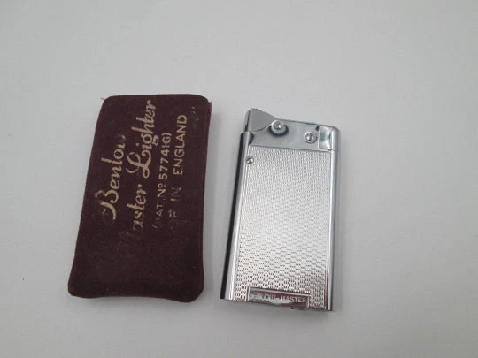 Benlow Master automatic pocket petrol lighter. Silver plated metal. Box and cover. 1950's Benlow Master automatic pocket petrol lighter. Silver plated metal. Box and cover. 1950's