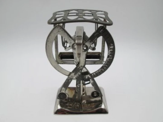 Bilaterale letter scale / Table postman scale. 1940's. Germany. Silver metal Bilaterale letter scale / Table postman scale. 1940's. Germany. Silver metal